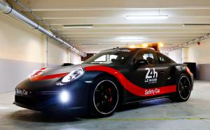 Porsche 911 Turbo WEC Safety Car 2018 года